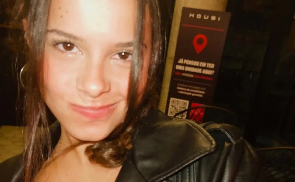Imagem ilustrativa da imagem Ex-atriz de 'Chiquititas' chora ao revelar dificuldades nos Estados Unidos