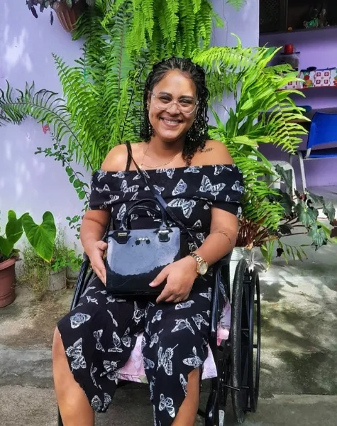Imagem ilustrativa da imagem Ex-dançarina do ES fica paraplégica após infecção por mexer em furúnculo