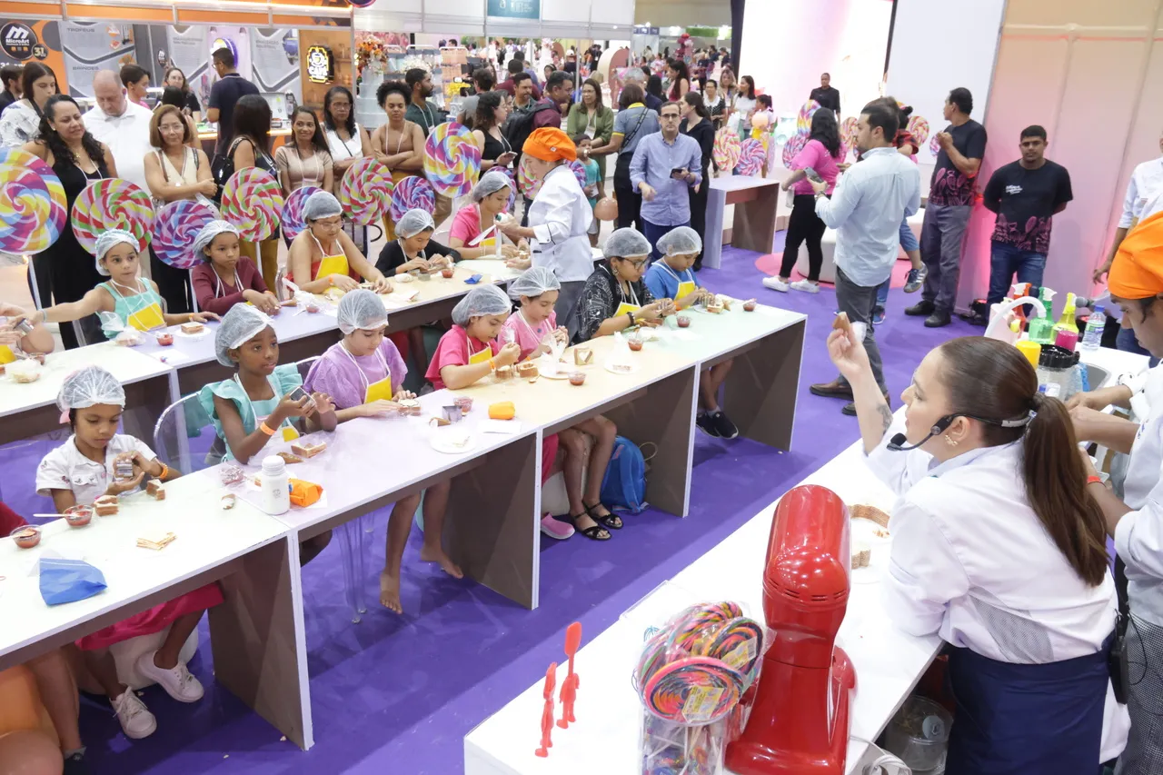 Imagem ilustrativa da imagem Feira de Confeitaria Senac reúne chefs no Centro de Convenções até esta sexta (13)