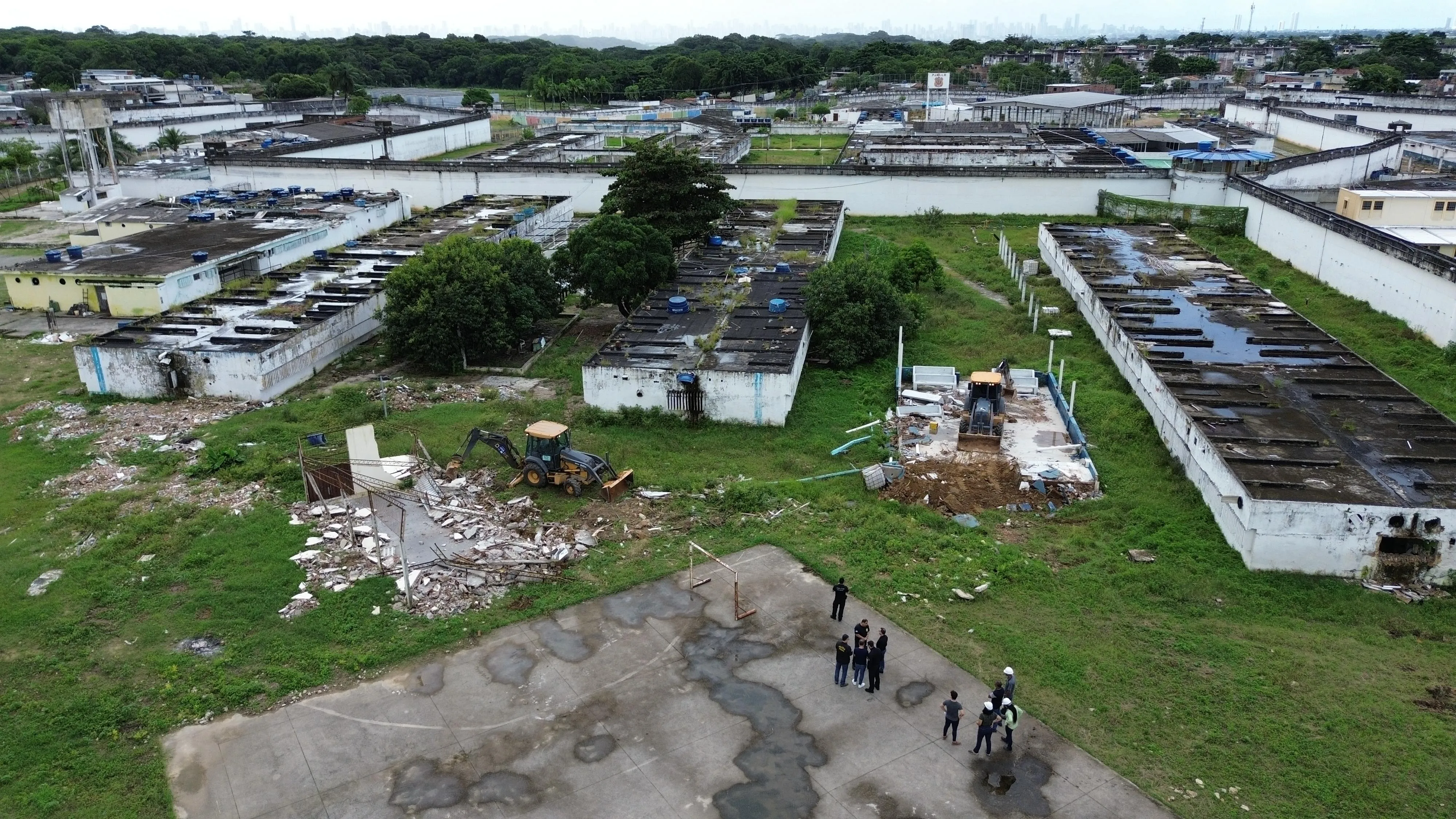 Imagem ilustrativa da imagem Governo de Pernambuco desativa presídio do Complexo Prisional do Curado