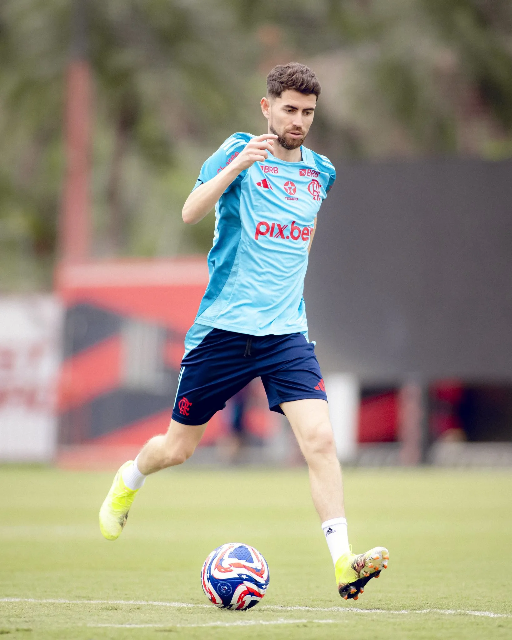 Imagem ilustrativa da imagem Jorginho aumenta leque de "europeus", e Fla quer atrair reforços no Mundial