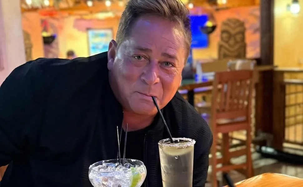 Imagem ilustrativa da imagem Leonardo ironiza críticas por suposto show alcoolizado: 'Prometi não beber'