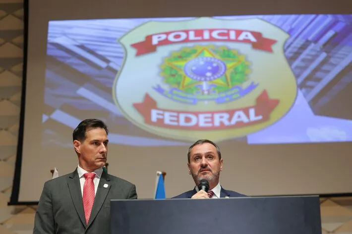 Imagem ilustrativa da imagem Líder do PCC é expulso da Bolívia e entregue à Polícia Federal brasileira