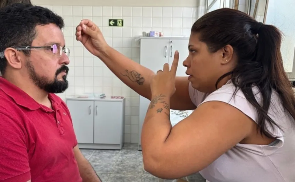 Imagem ilustrativa da imagem Mais de 130 usuários do SUS recebem óculos gratuitos por programa da Sesa no ES