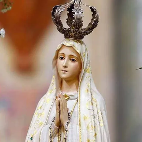 Imagem ilustrativa da imagem Missas e procissão luminosa para Nossa Senhora de Fátima
