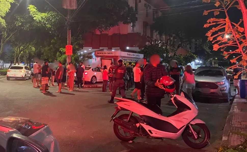 Imagem ilustrativa da imagem Motorista com CNH vencida causa dois acidentes seguidos em Vitória e tenta fugir