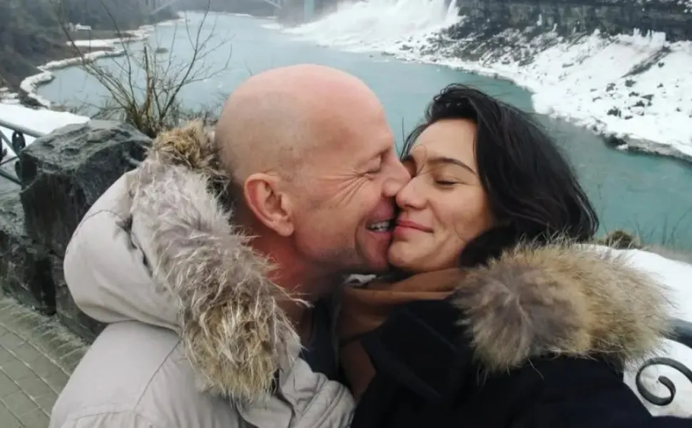 Imagem ilustrativa da imagem Mulher de Bruce Willis fala sobre impacto da demência: 'é uma doença familiar'