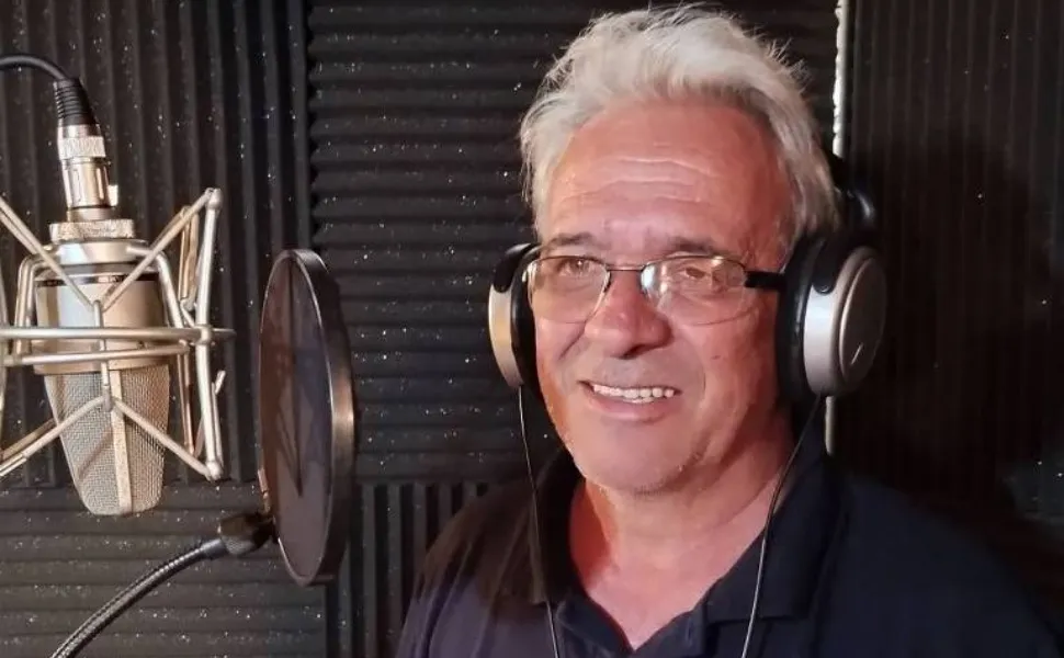 Imagem ilustrativa da imagem Músico do grupo gaúcho Os Qüeras morre durante show aos 65 anos