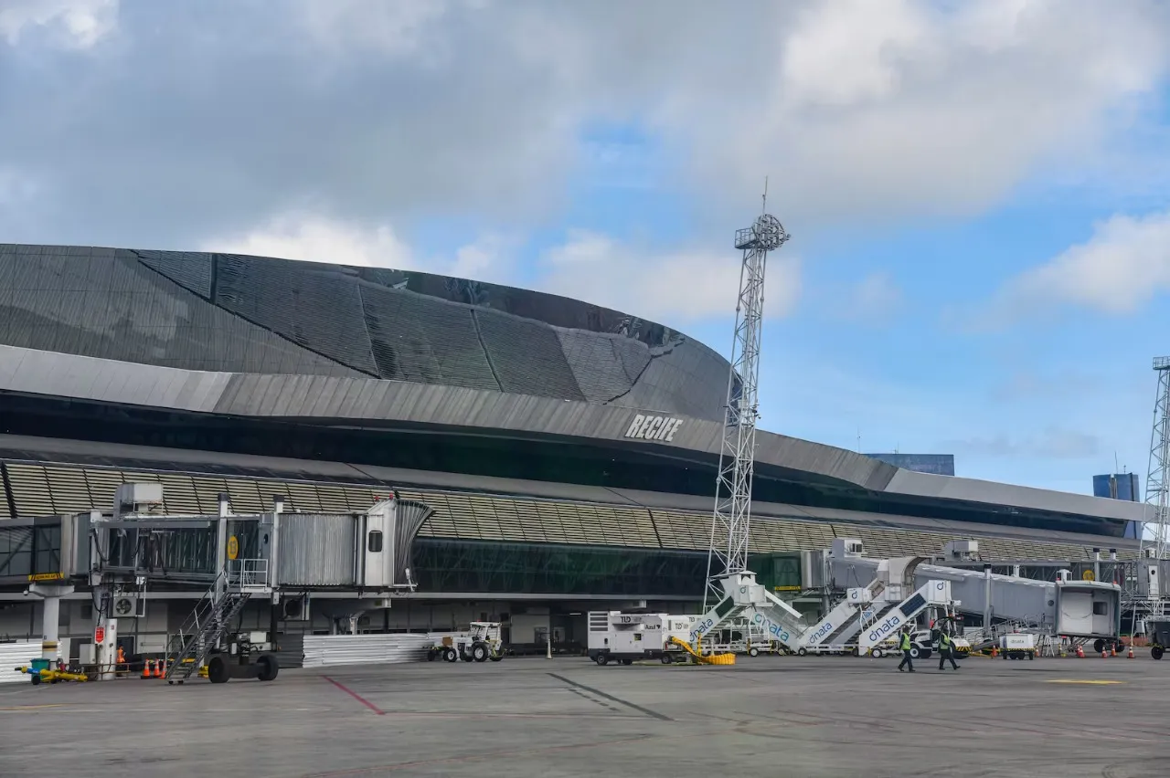 Imagem ilustrativa da imagem Outro avião decola do Recife e tem que retornar por problemas técnicos