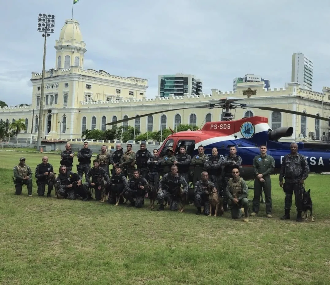 Imagem ilustrativa da imagem PMPE comemora 200 anos da corporação com aumento do policiamento