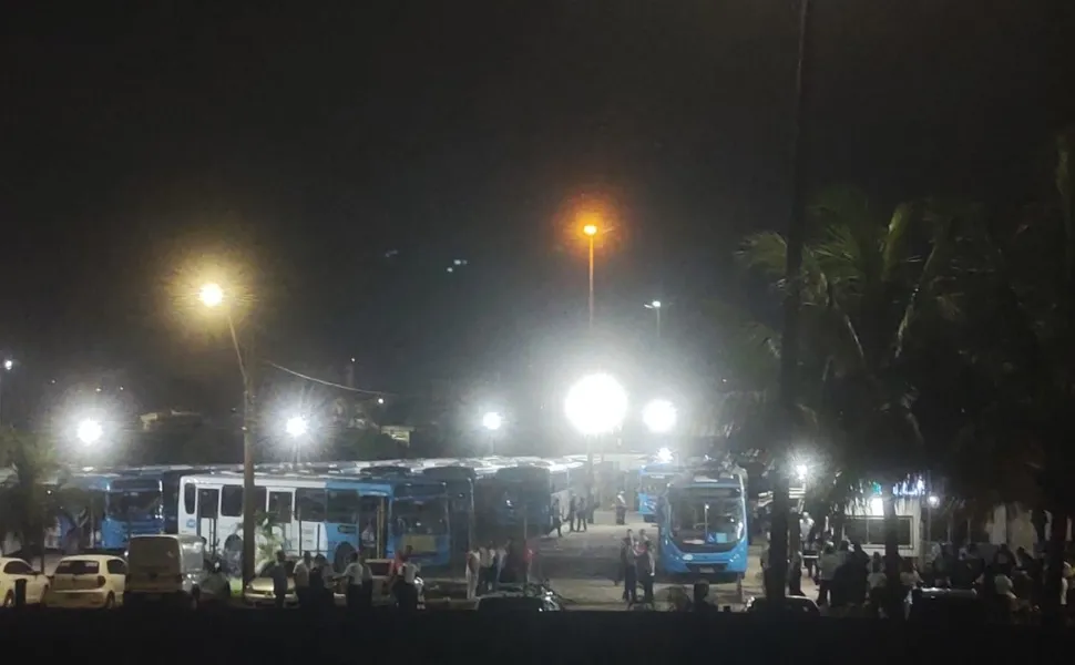 Imagem ilustrativa da imagem Rodoviários protestam contra morte de colega e ônibus não rodam na Grande Vitória