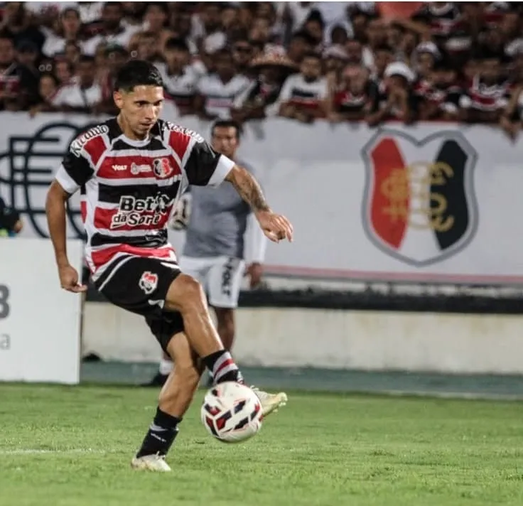 Imagem ilustrativa da imagem Santa Cruz enfrenta o Sousa (PB) neste domingo. O desafio é permanecer na liderança