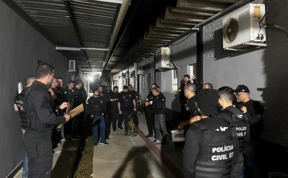 Imagem ilustrativa da imagem Oito pessoas são presas no ES envolvidas em tráfico comandado por detento do RJ