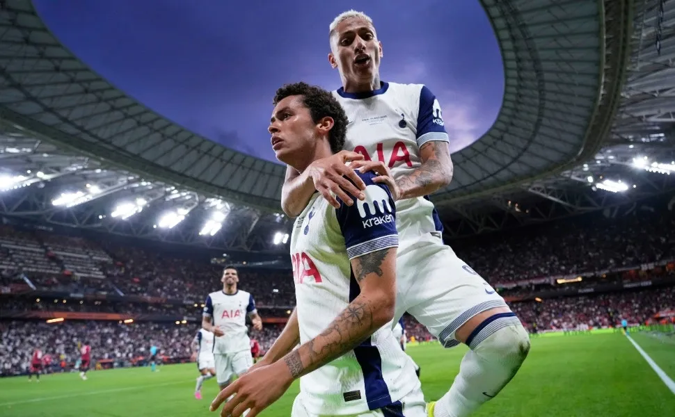Imagem ilustrativa da imagem Tottenham encerra jejum de 17 anos e é campeão da Liga Europa