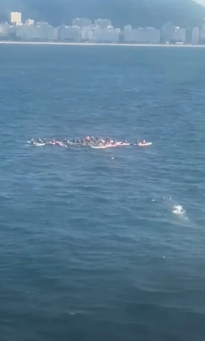 Imagem ilustrativa da imagem Ventania no Rio: bombeiros resgatam 73 praticantes de stand up paddle no mar