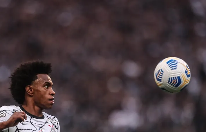 Imagem ilustrativa da imagem Willian aposta no Chelsea, mas vê jogo duro contra o Palmeiras no Mundial de Clubes