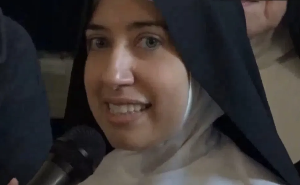 Imagem ilustrativa da imagem Brasileira 'bonita demais' para ser freira perde o cargo e quer justiça do Vaticano