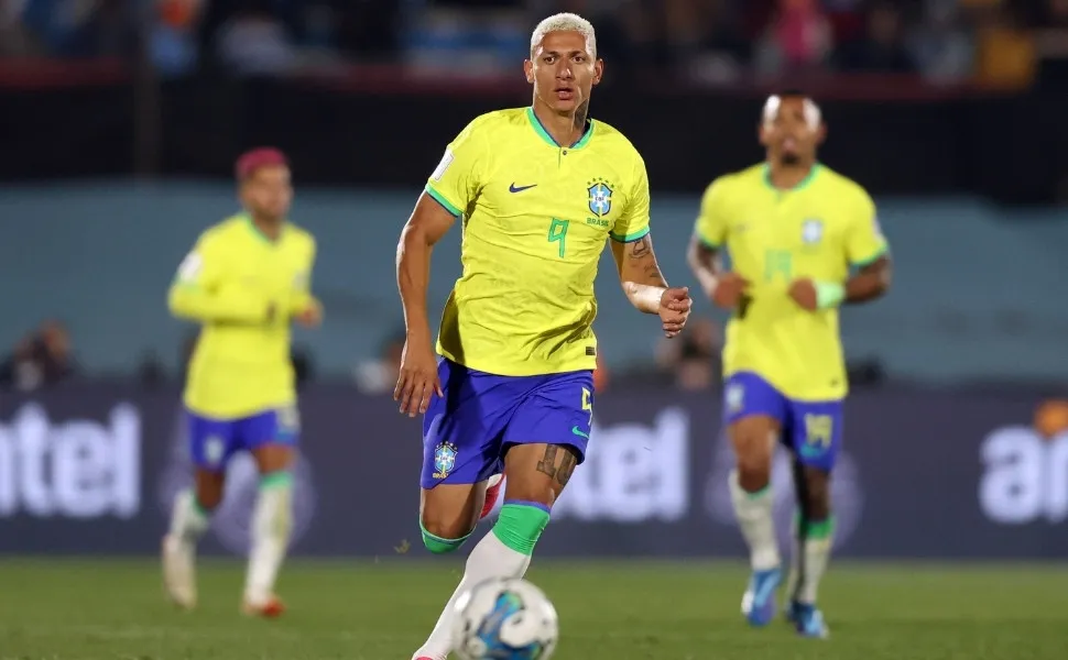 Imagem ilustrativa da imagem Capixaba Richarlison comemora volta à Seleção Brasileira