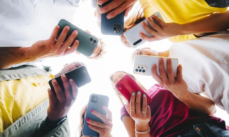 Imagem ilustrativa da imagem Cientistas querem reconhecer vício em redes sociais como transtorno em adolescentes