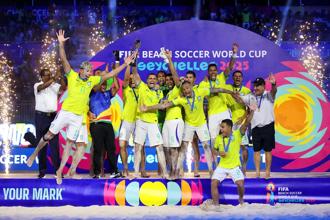 Imagem ilustrativa da imagem Com gol “místico”, Brasil é hepta da Copa do Mundo de Futebol de Areia