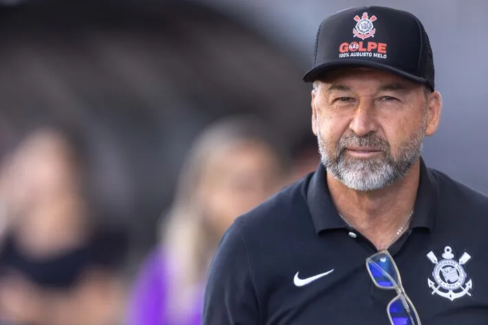 Imagem ilustrativa da imagem Corinthians: Augusto Melo diz que não renuncia e defesa vê interesse político em indiciamento