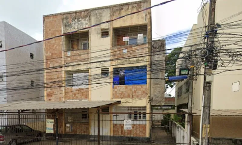 Imagem ilustrativa da imagem Edifício caixão é interditado no Janga; outro já havia sido evacuado na sexta
