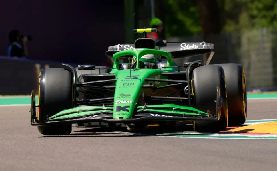 Imagem ilustrativa da imagem F1: Piastri lidera 1º treino em Ímola; Bortoleto bate, mas faz 9º melhor tempo