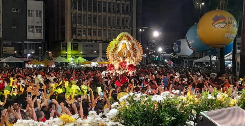 Imagem ilustrativa da imagem Festa do Carmo terá mais de 100 missas e procissão luminosa no Recife