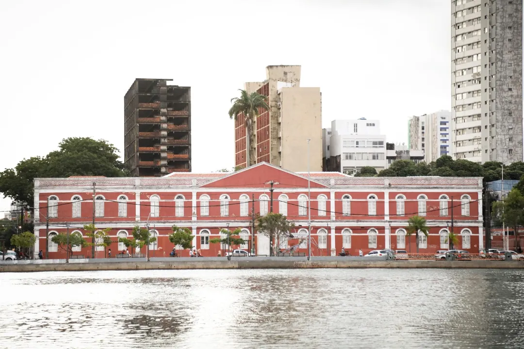 Imagem ilustrativa da imagem Ginásio Pernambucano será restaurado neste ano em que completa 200 anos