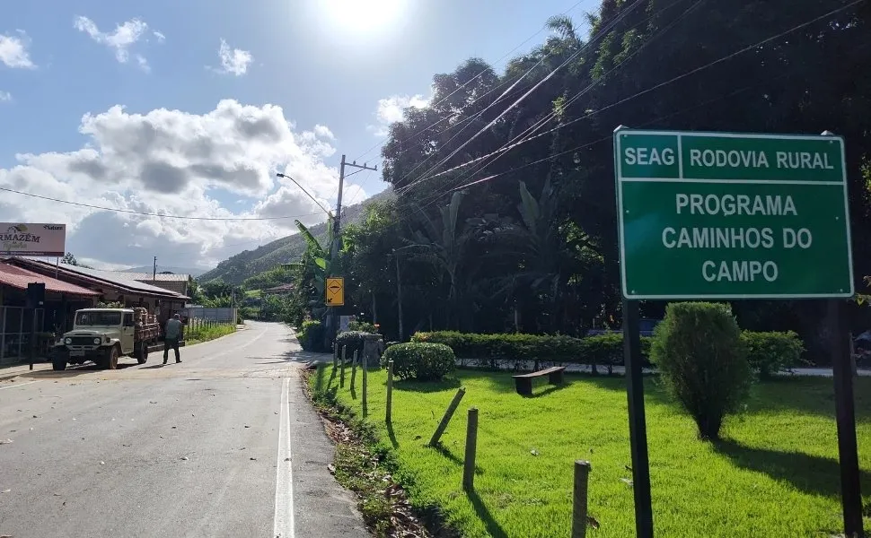 Imagem ilustrativa da imagem Governo do ES entrega recapeamento de rodovias rurais em Guarapari