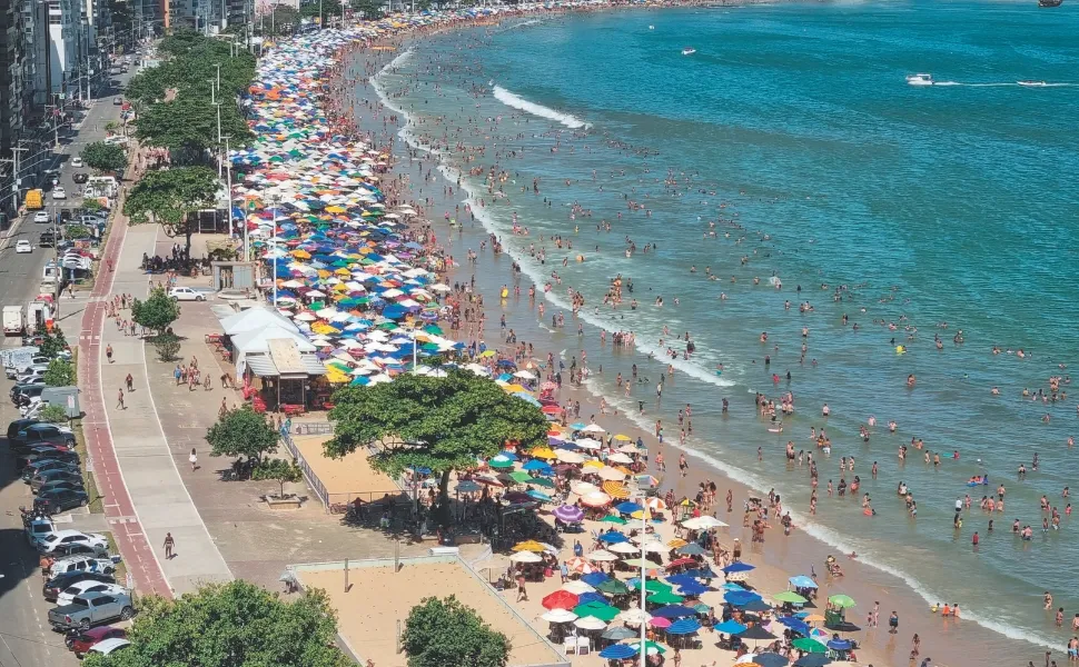 Imagem ilustrativa da imagem Guarapari estuda regras para ônibus de turismo que chegam a cidade