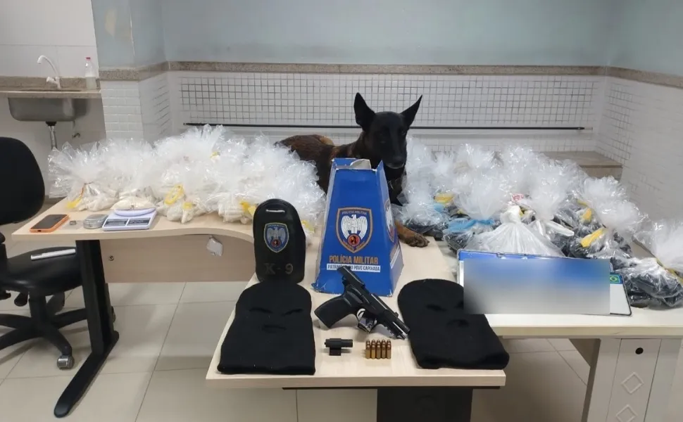 Imagem ilustrativa da imagem Homem é preso em Cariacica com mais de 6 mil pinos de cocaína e uma arma de fogo