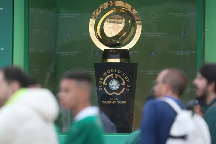 Imagem ilustrativa da imagem Jornal diz que Cristiano Ronaldo tem proposta de clube brasileiro para jogar o Mundial