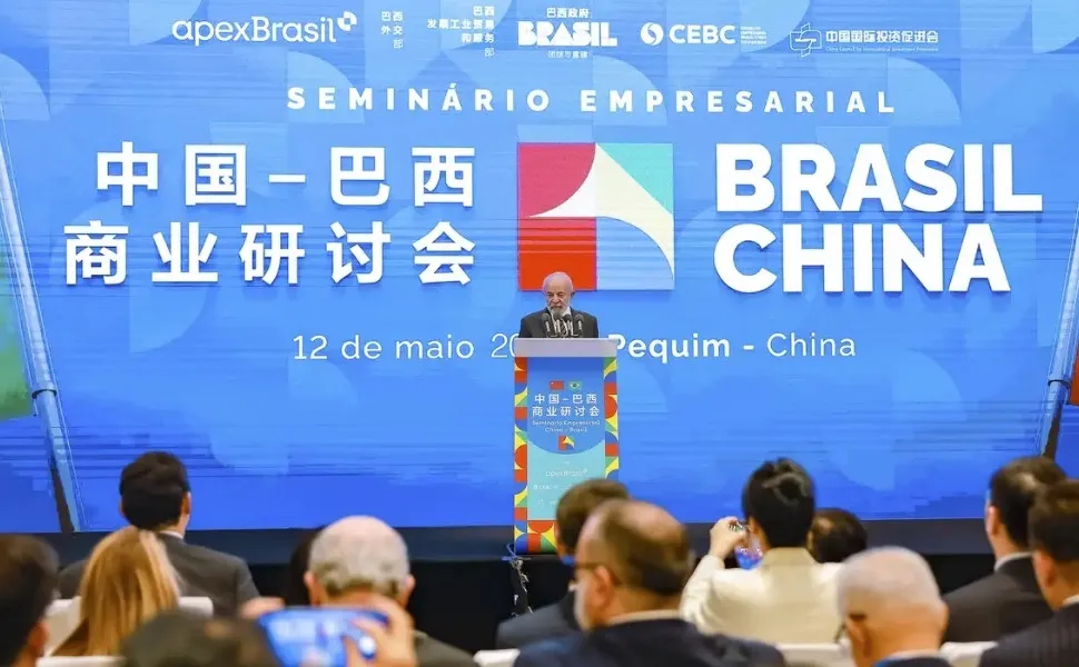 Imagem ilustrativa da imagem Na China, Lula volta a criticar Trump pela 'taxação que tentou impor ao planeta