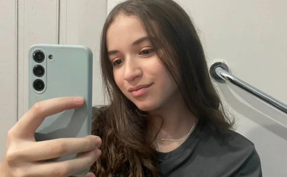 Imagem ilustrativa da imagem 'Não foi só inveja, foi feminicídio', diz família de menina morta em escola
