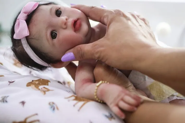Imagem ilustrativa da imagem Por que bebês reborn podem ter preço tão alto?