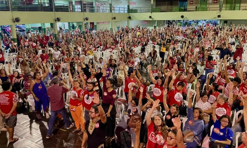 Imagem ilustrativa da imagem Professores do Recife fazem nova assembleia nesta quinta para avaliar negociação