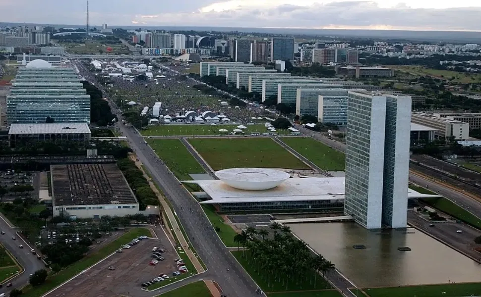 Imagem ilustrativa da imagem Reformas no serviço público vão mudar 30 mil cargos ultrapassados