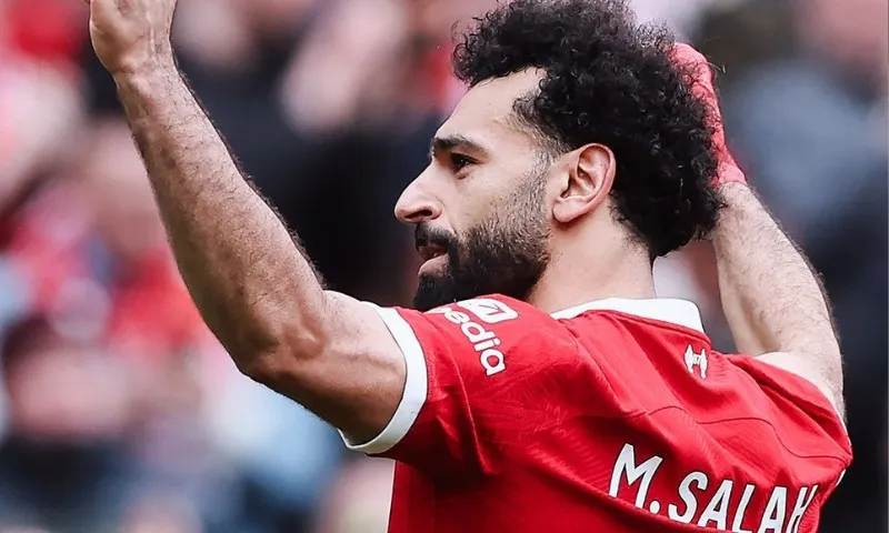 Imagem ilustrativa da imagem Salah revela problemas com Mané no Liverpool: ‘Fomos profissionais até o fim’