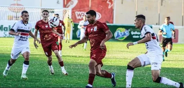 Imagem ilustrativa da imagem Santa Cruz vence o Sousa (PB) e continua como líder invicto