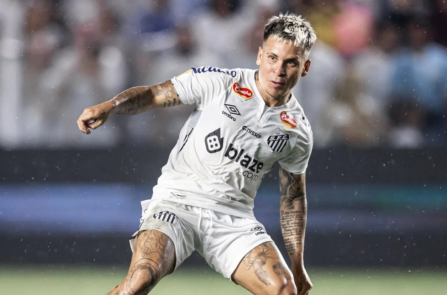 Imagem ilustrativa da imagem Soteldo pede para sair, e negociação entre Santos e Fluminense avança