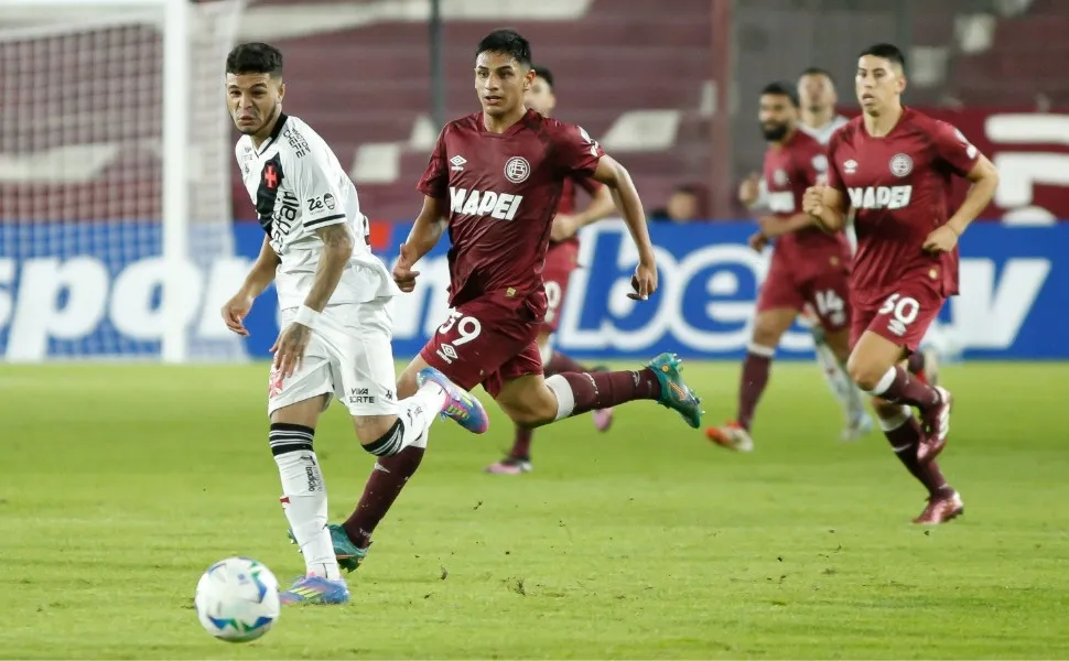 Imagem ilustrativa da imagem Vasco fica impedido de registrar novos jogadores por dívida com o Nantes