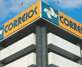 Imagem ilustrativa da imagem Em crise, Correios vetam pagamento de 'vale-peru' a empregados em 2025