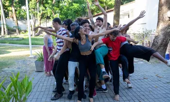 Imagem ilustrativa da imagem Espetáculo "PONTILHADOS" toma as ruas de Olinda neste fim de semana