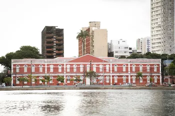 Imagem ilustrativa da imagem Ginásio Pernambucano será restaurado neste ano em que completa 200 anos