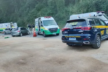 Imagem ilustrativa da imagem Acidente entre dois carros deixa vítima fatal na BR-101