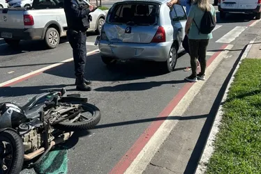 Imagem ilustrativa da imagem Acidente envolvendo moto por app deixa dois feridos e complica trânsito em Vitória
