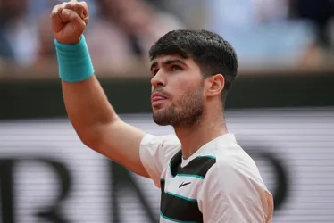 Imagem ilustrativa da imagem Alcaraz bate Sinner e leva bi em Roland Garros na final mais longa da história