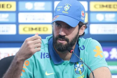 Imagem ilustrativa da imagem Alisson reconhece necessidade de melhora tática na seleção e crê em ‘efeito Ancelotti’ até a Copa