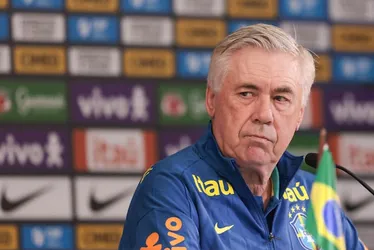 Imagem ilustrativa da imagem Ancelotti esconde escalação, mas garante volta de Raphinha à seleção: ‘Um dos melhores no momento’